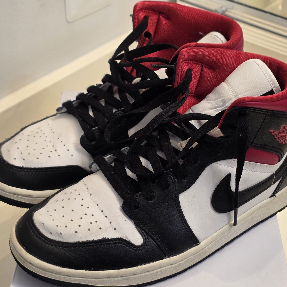 Women's Jordan 1 Mid Red and Black Athletic Shoes